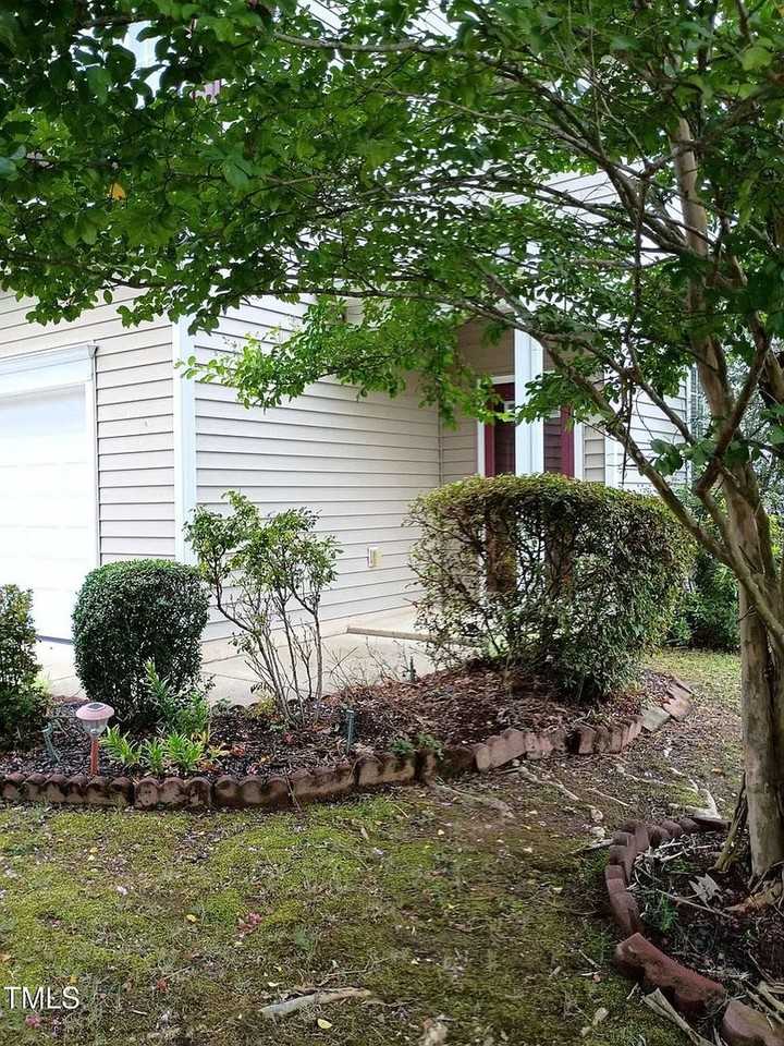 524 Woodson Dr - Photo 3 of 37