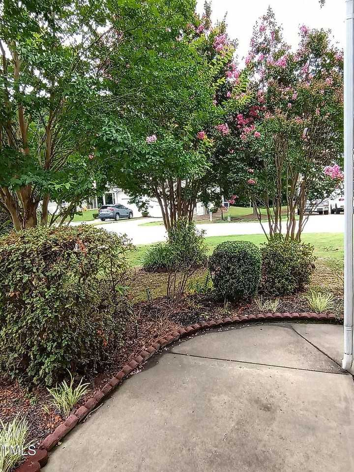 524 Woodson Dr - Photo 5 of 37