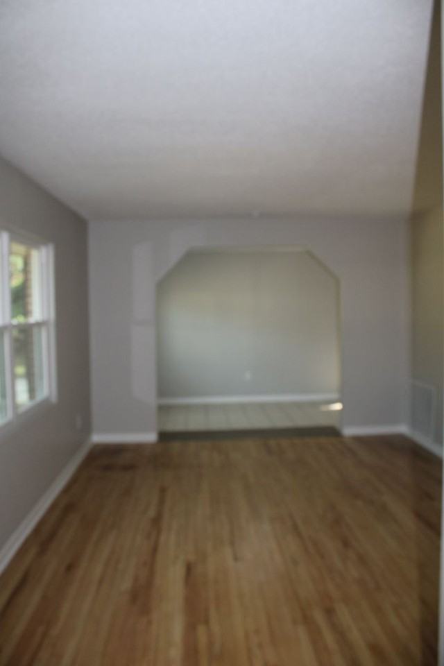 3332 Hillis Rd - Photo 6 of 28