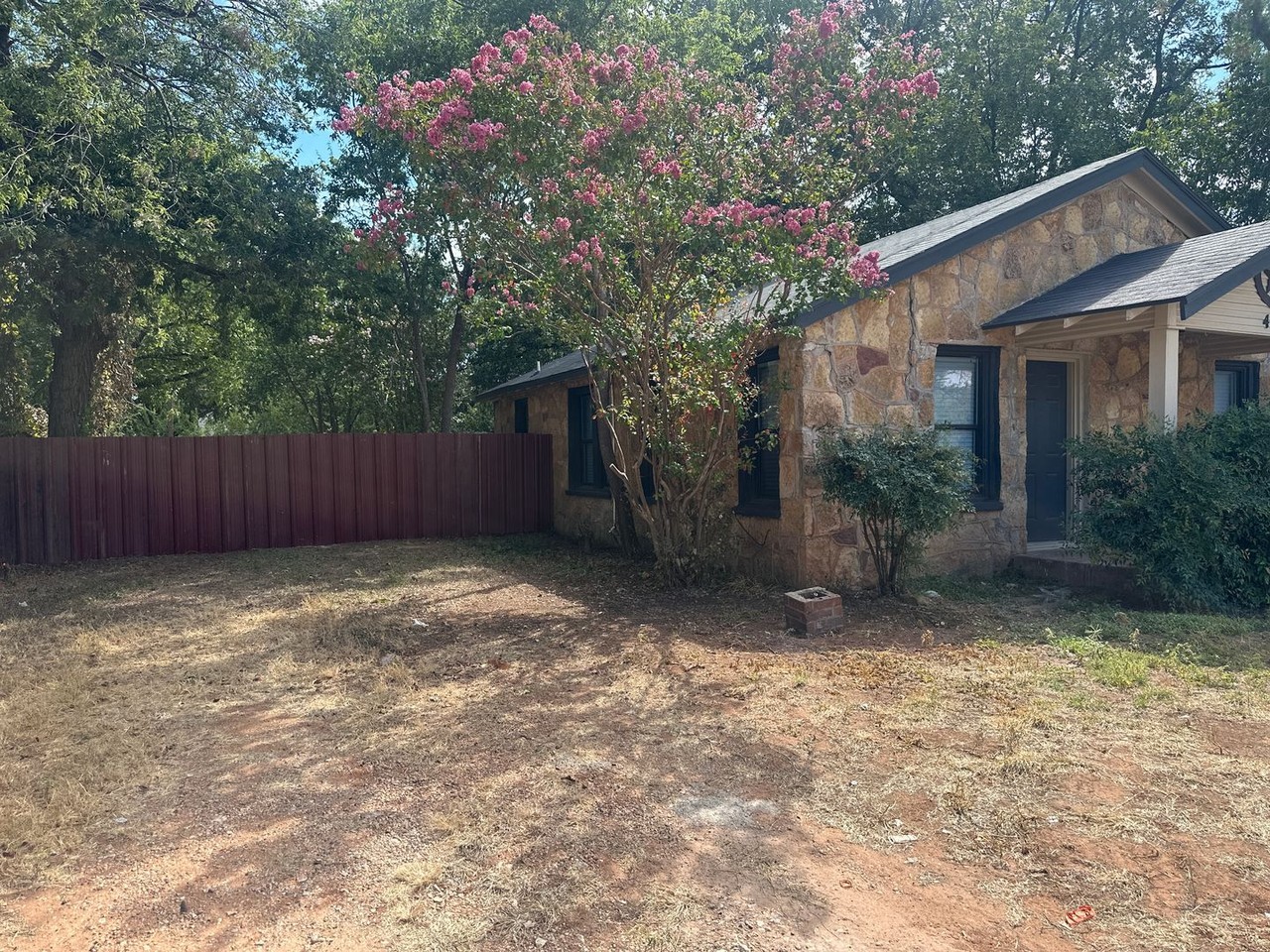 409 Miller St - Photo 2 of 14
