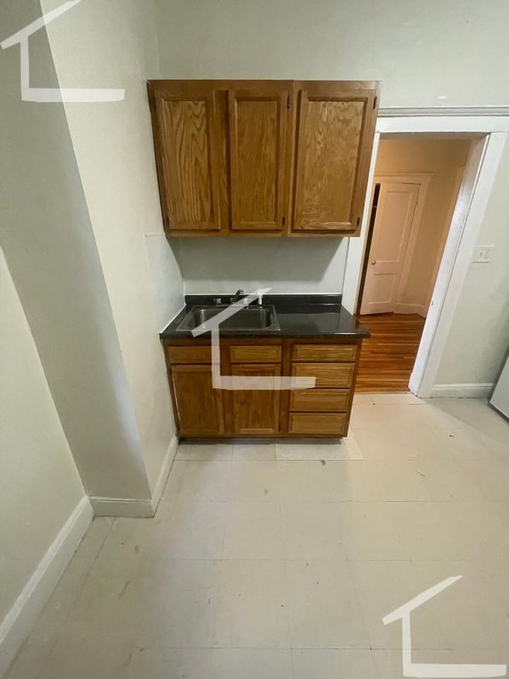 1685 Commonwealth Ave - Photo 3 of 11