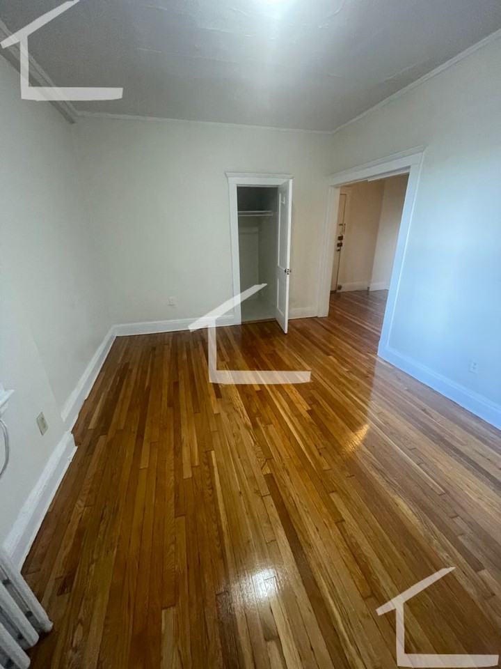 1685 Commonwealth Ave - Photo 5 of 11