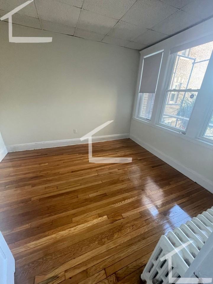 1685 Commonwealth Ave - Photo 6 of 11