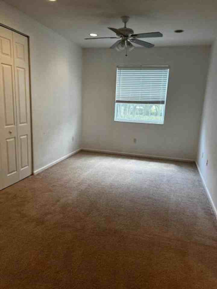 9555 Phipps Ln - Photo 7 of 23