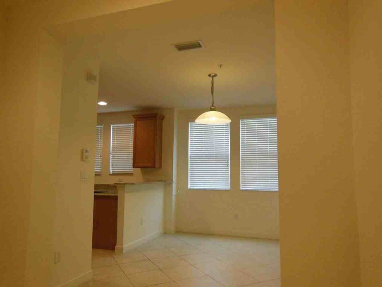 590 Amador Ln - Photo 4 of 13