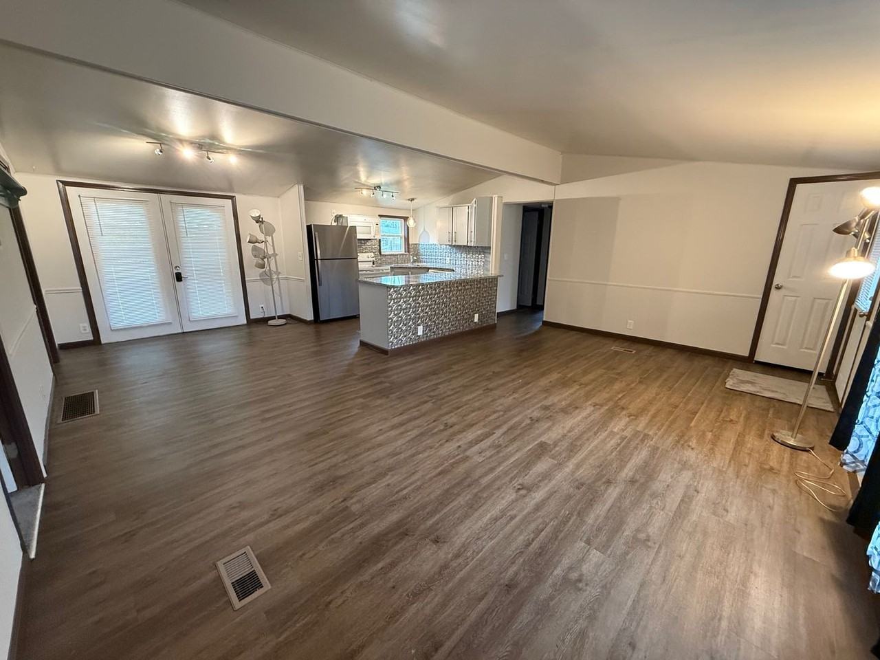 1535 Liguori Dr - Photo 3 of 19