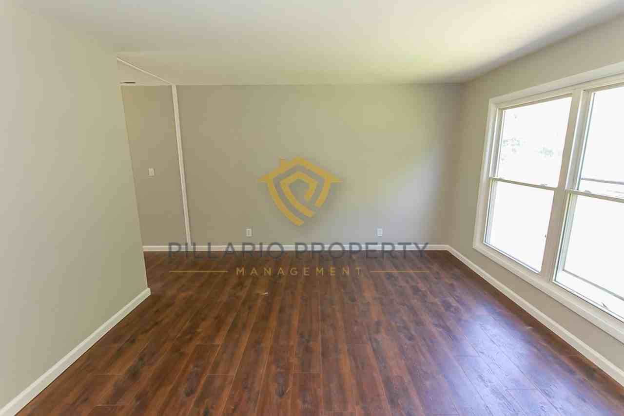 2832 Manlove Avenue - Photo 6 of 28