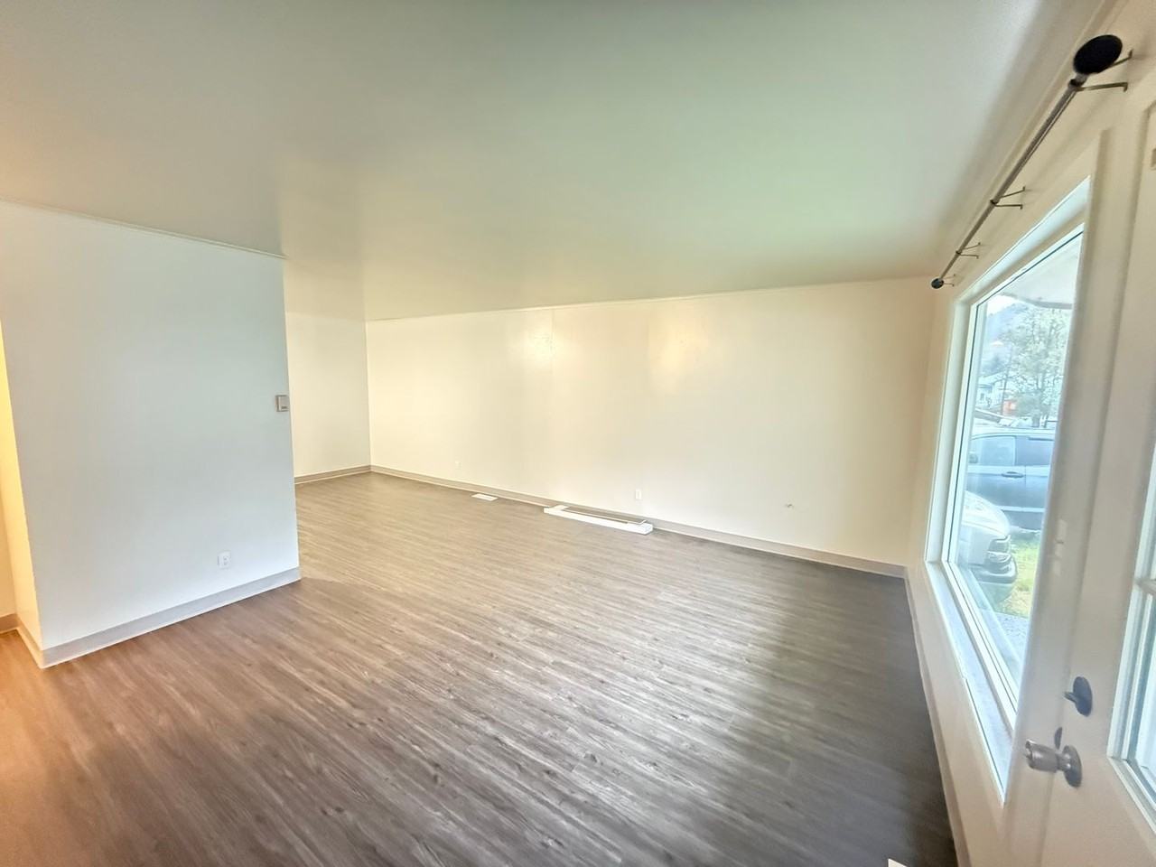 810 Willow St - Photo 2 of 16