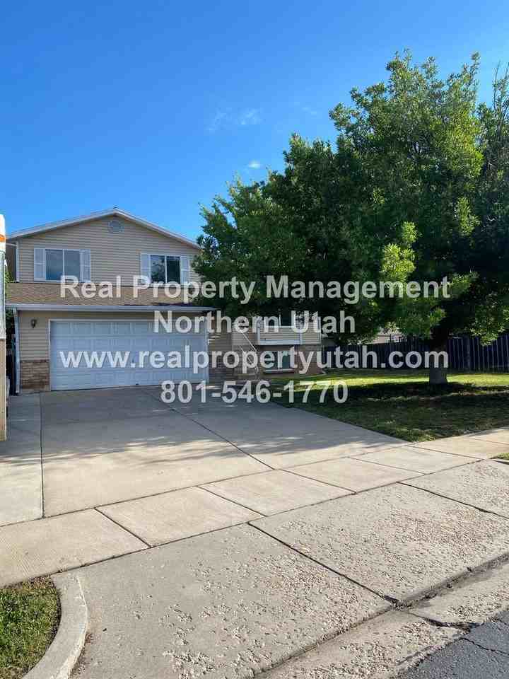 1778 W 250 N - Photo 2 of 21