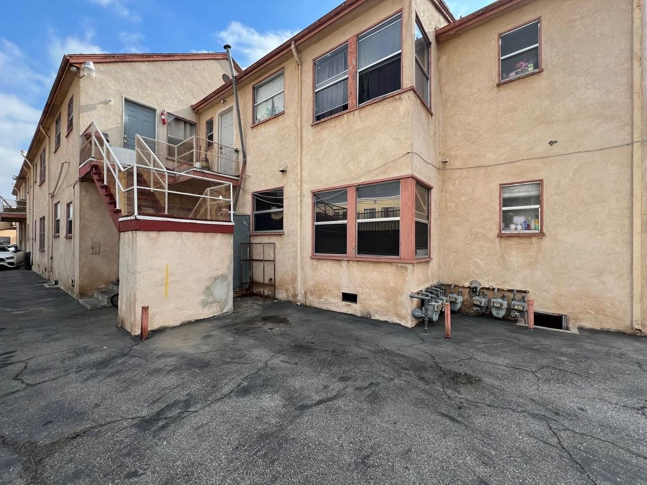 6719 Seville Ave - Photo 3 of 3