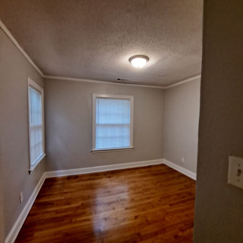 108 N Greer St - Photo 6 of 10