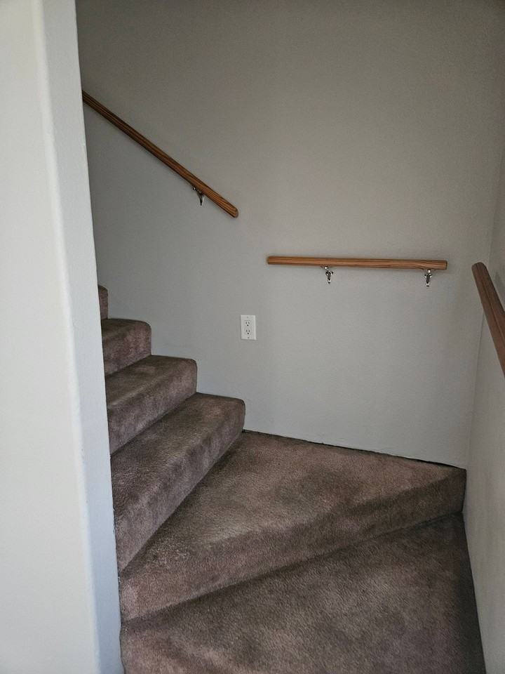 C St #C - Photo 5 of 10