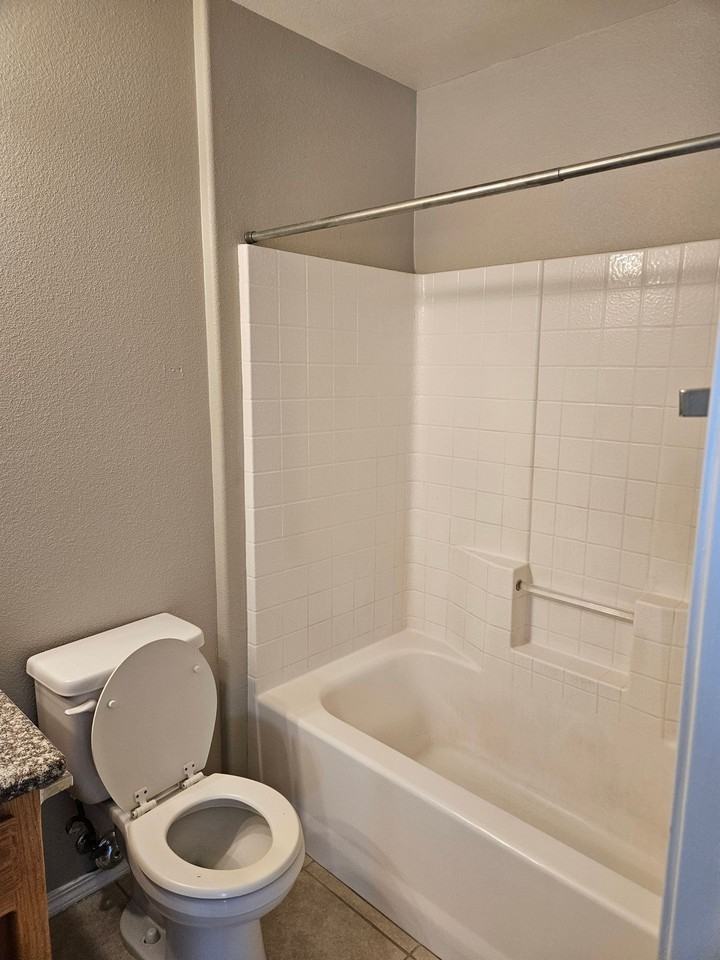 C St #C - Photo 7 of 10