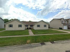 featured image of 370 N School St