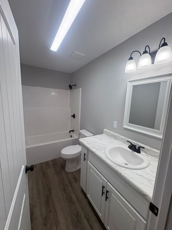 418 Hunington Cir - Photo 5 of 15