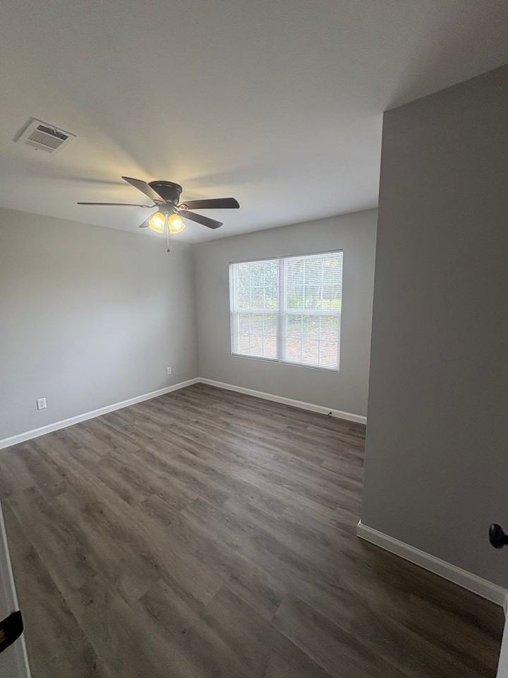 418 Hunington Cir - Photo 6 of 15
