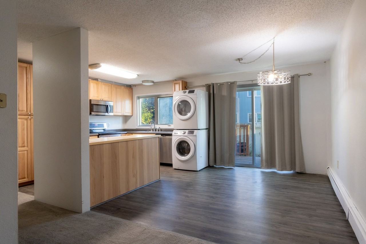 95 Farewell Ave - Photo 5 of 20