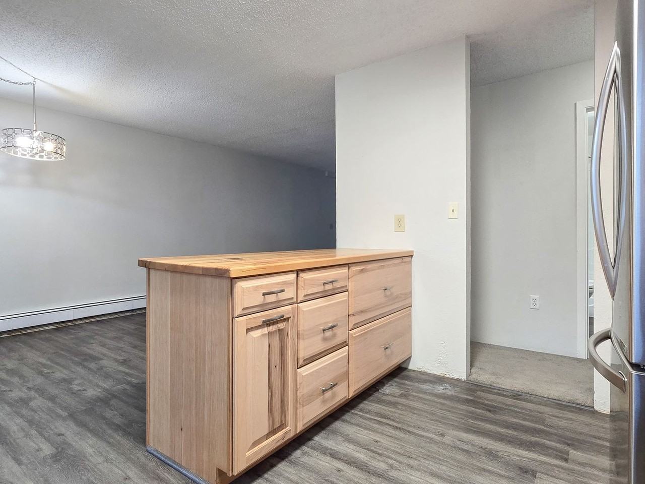 95 Farewell Ave - Photo 4 of 20