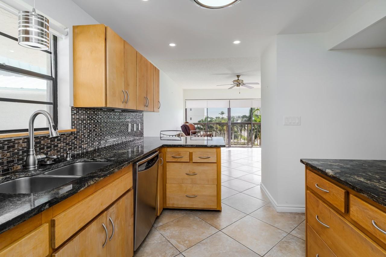 845 Collier Ct #502 - Photo 7 of 50