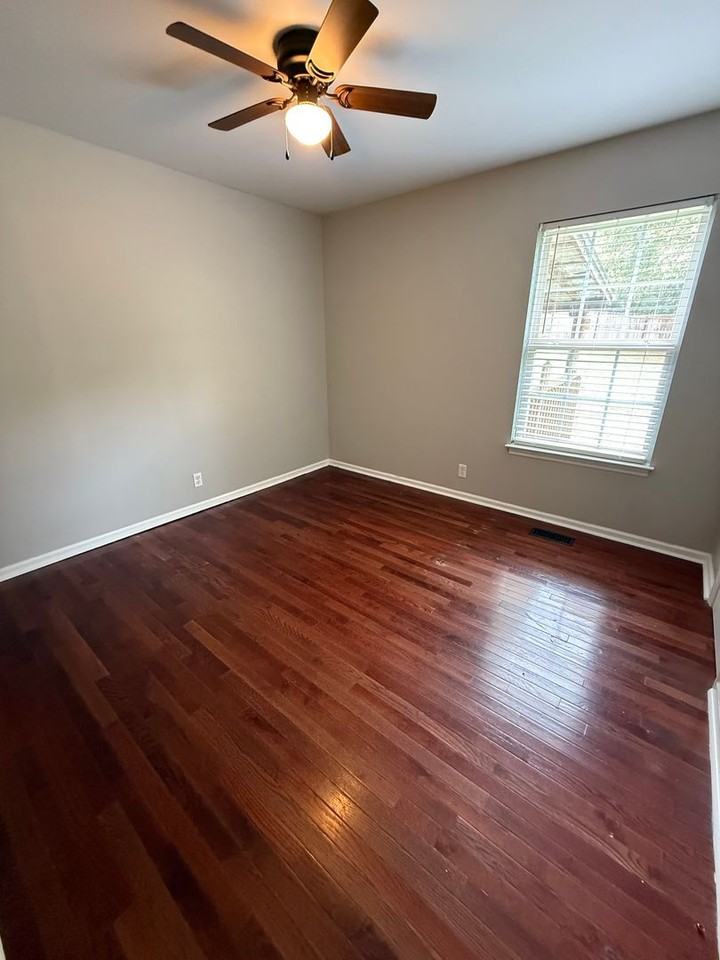 418 Cowan Rd - Photo 3 of 18