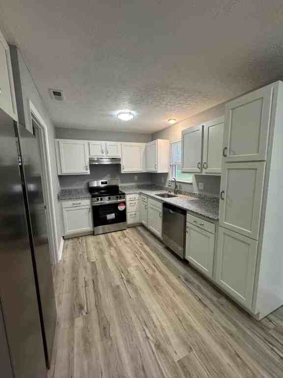 46 Apple Ln - Photo 2 of 16