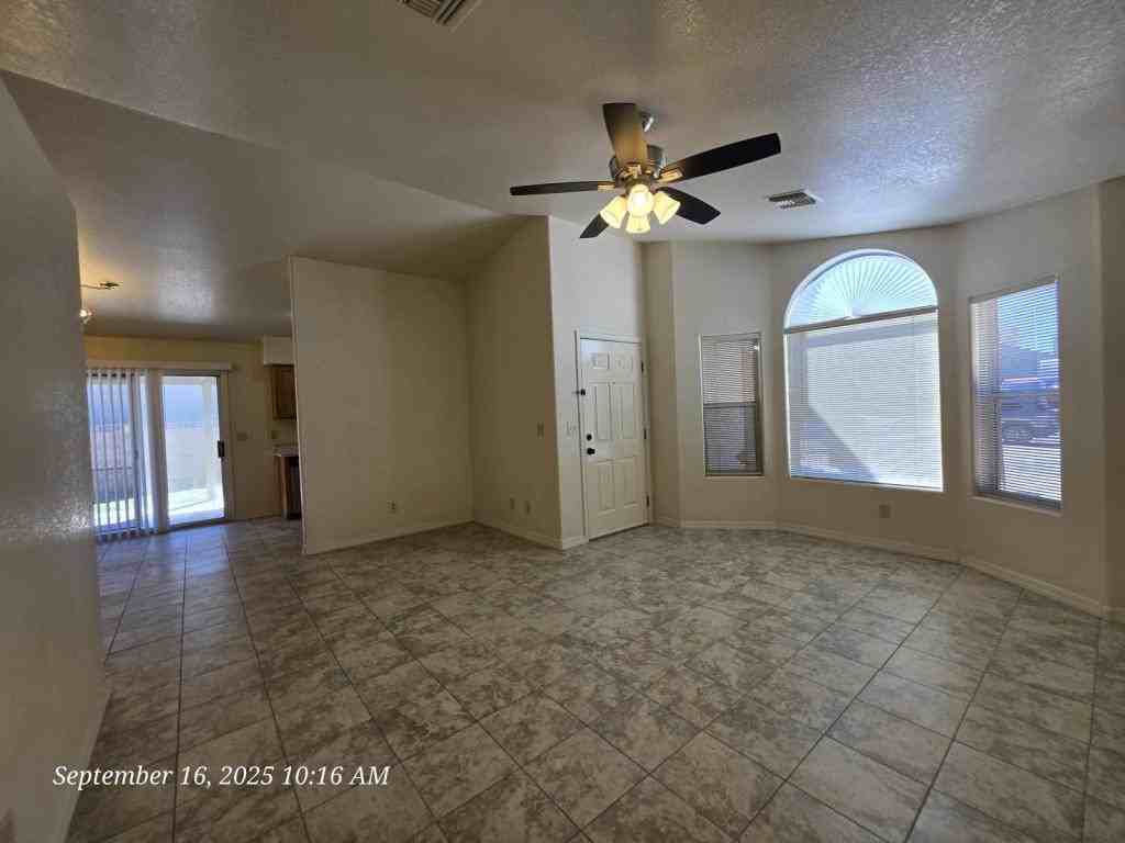 3757 Lass Avenue - Photo 3 of 14