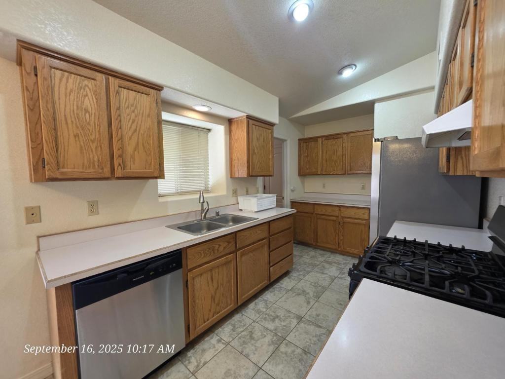 3757 Lass Avenue - Photo 7 of 14