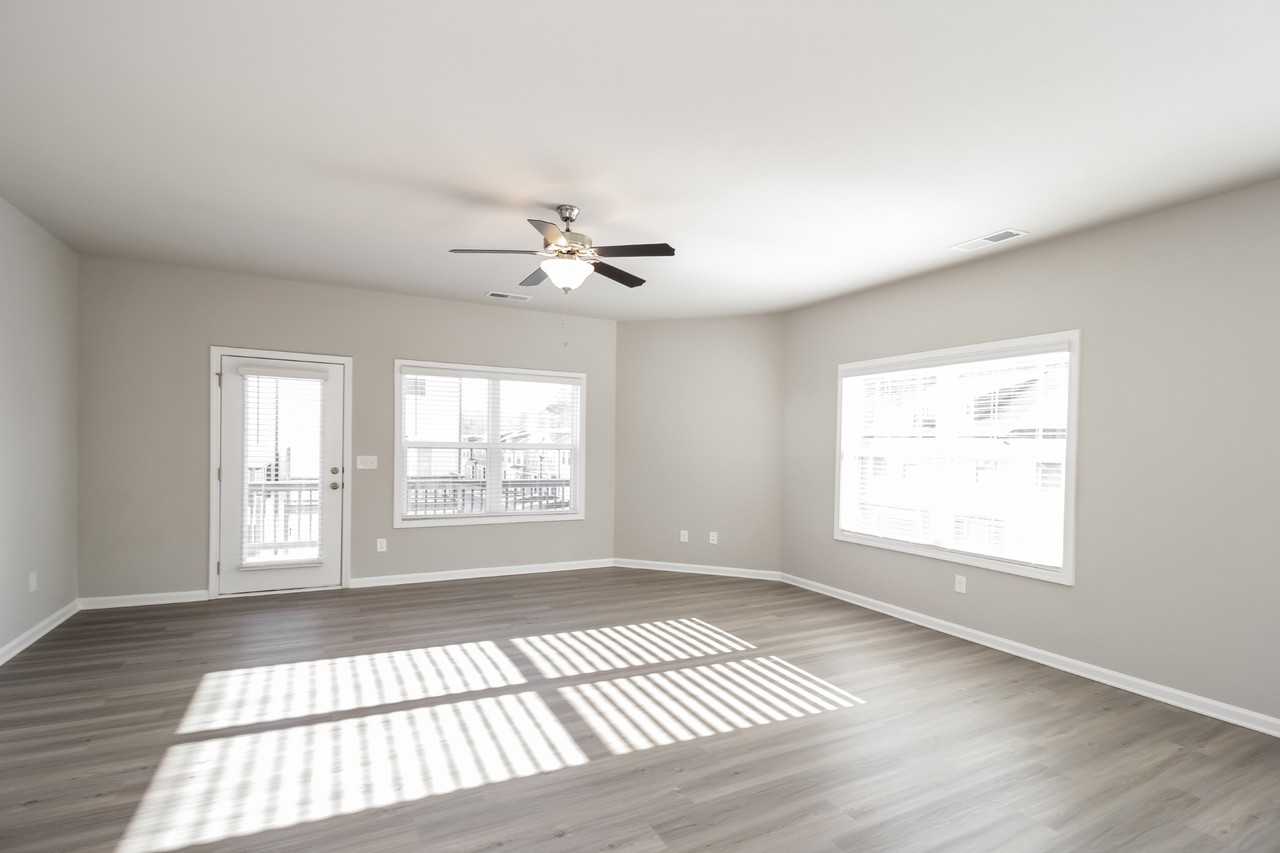 811 Calvin Park Dr - Photo 2 of 40