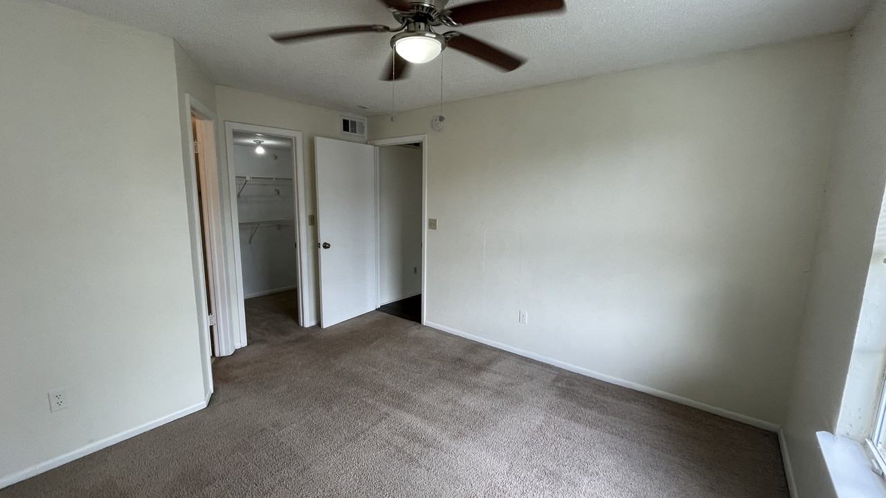 1972 Lake Atriums Cir #181 - Photo 4 of 19