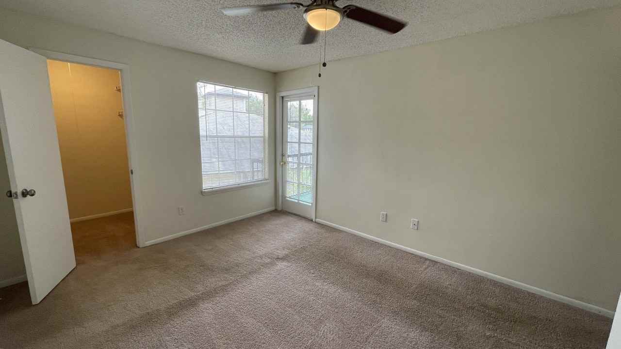 1972 Lake Atriums Cir #181 - Photo 4 of 21