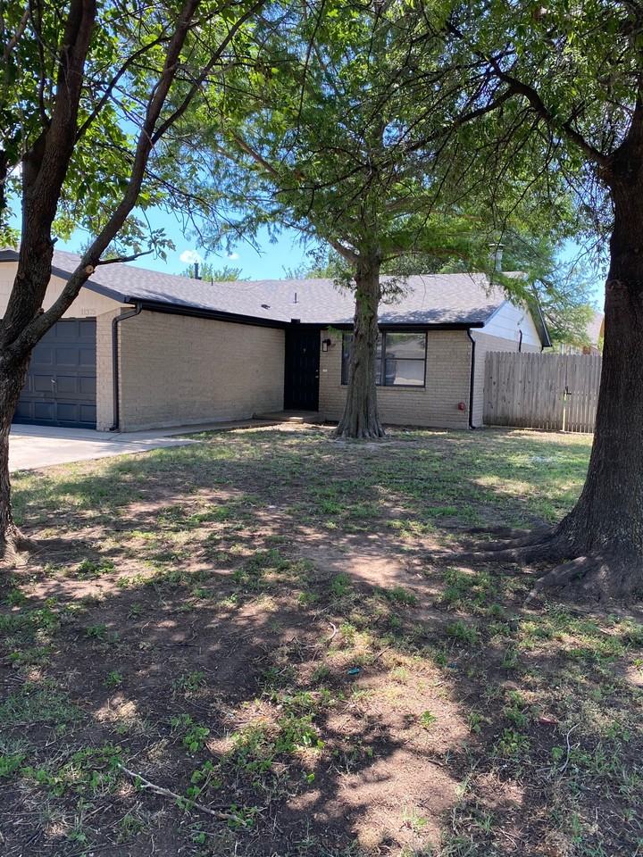 11375 Walters Avenue - Photo 3 of 22