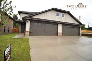 featured image of 4310 Northeast 119th Street