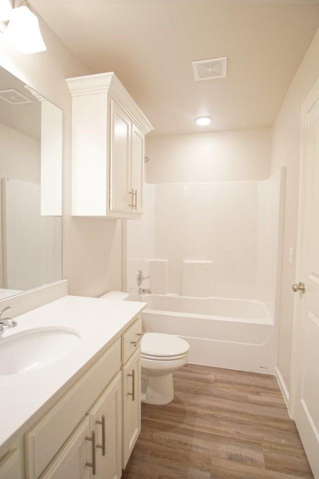 4310 Ne 119th St - Photo 3 of 13
