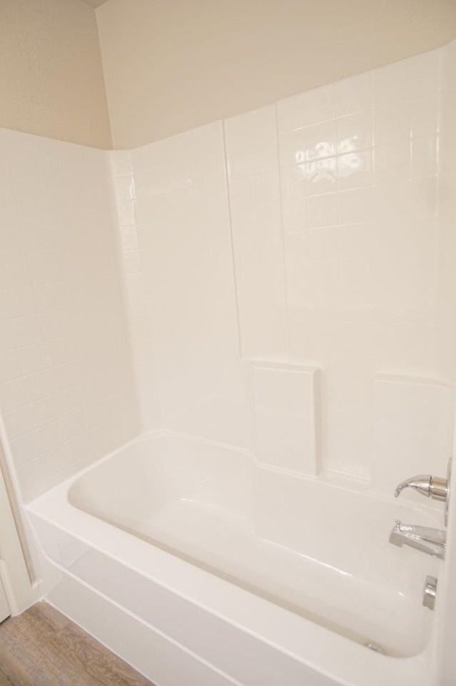 4310 Ne 119th St - Photo 4 of 13