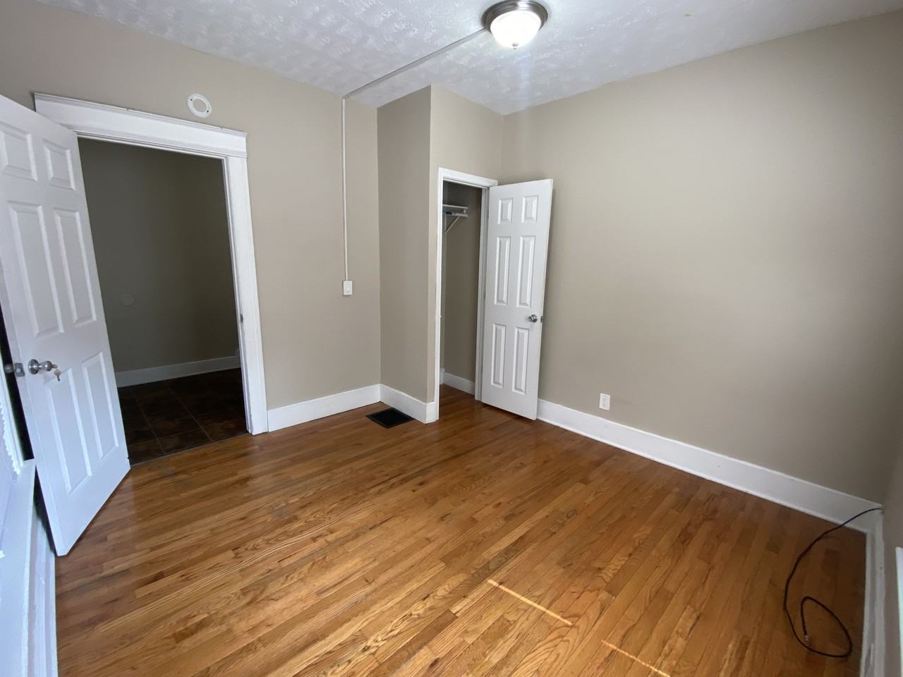 1212 Plymouth Ave S - Photo 6 of 19