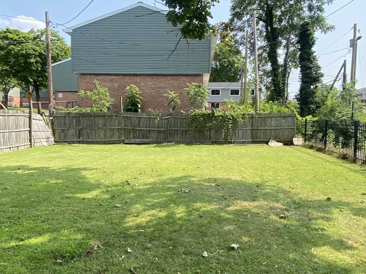 1212 Plymouth Ave S - Photo 6 of 19