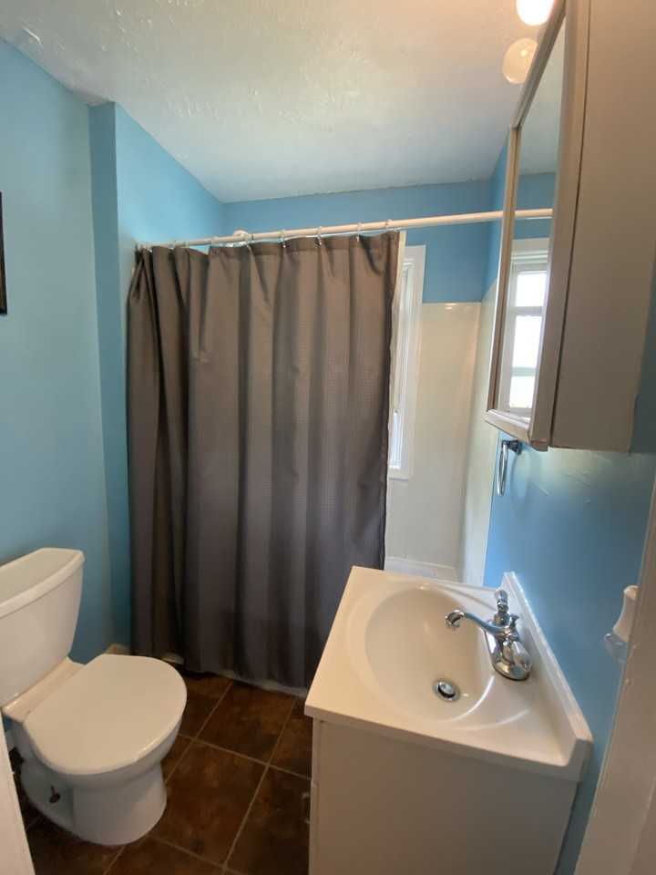 1212 Plymouth Ave S - Photo 4 of 19