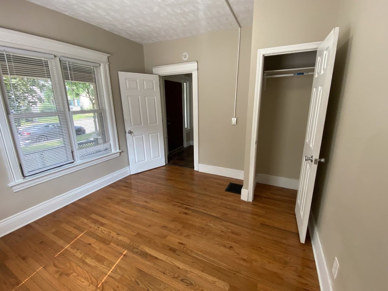 1212 Plymouth Ave S - Photo 4 of 19