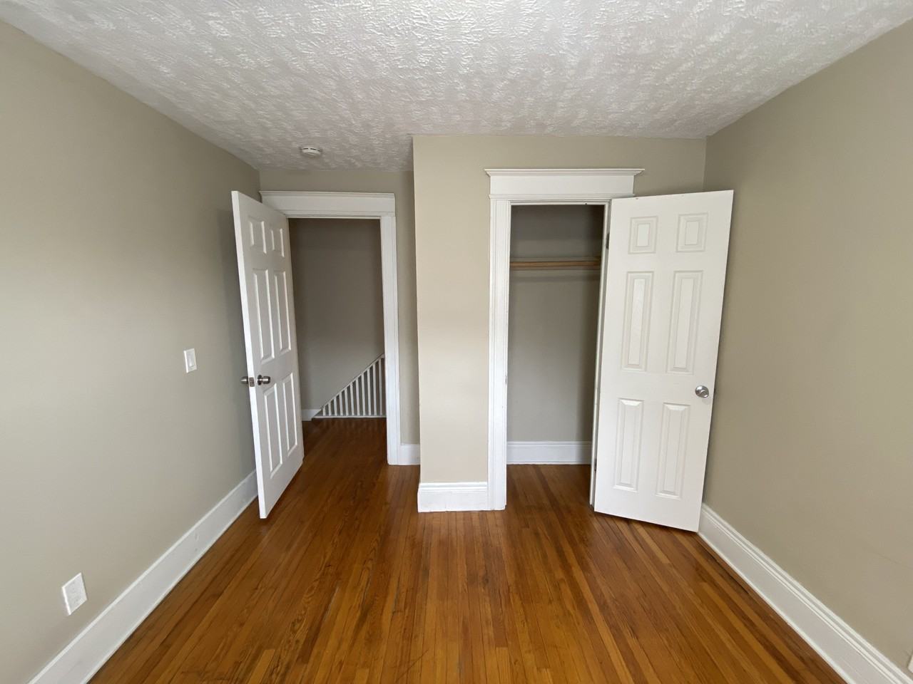 1212 Plymouth Ave S - Photo 3 of 19