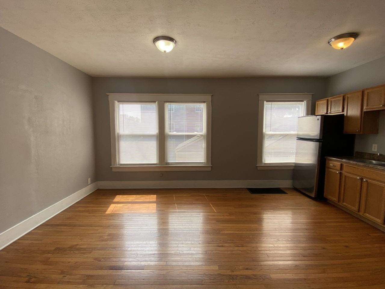 1212 Plymouth Ave S - Photo 2 of 19