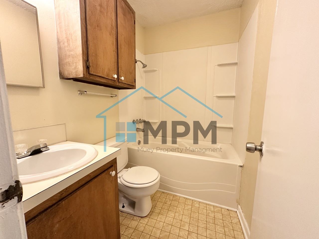 109 Jennifer Ln #B - Photo 4 of 10