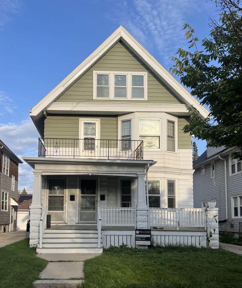 1212 N 45th St - Photo 2 of 14