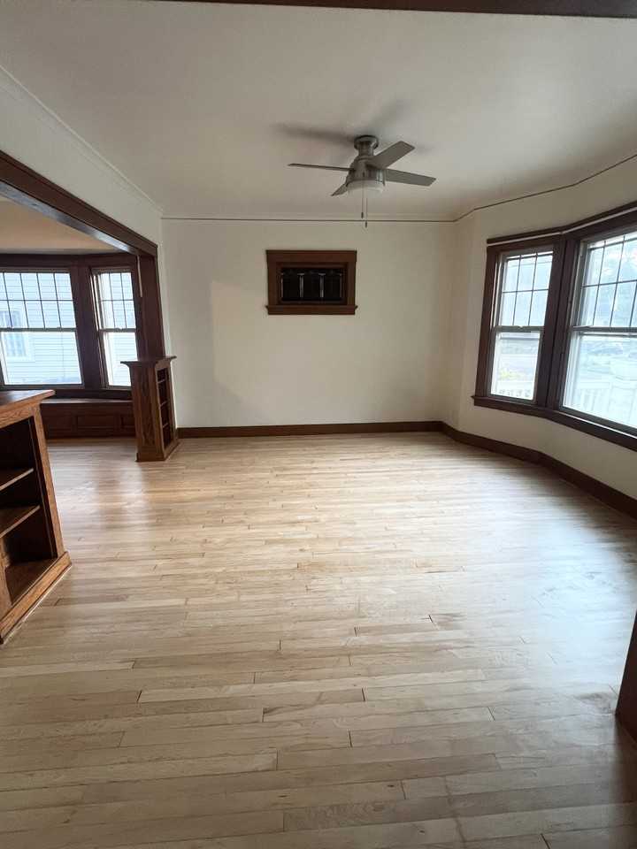 1212 N 45th St - Photo 3 of 14