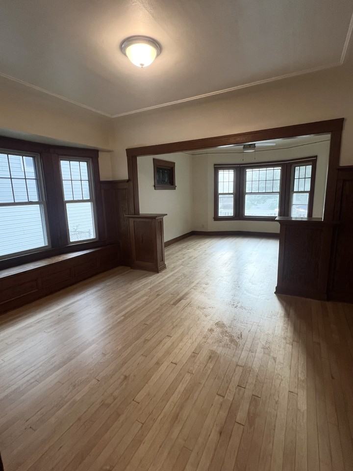 1212 N 45th St - Photo 2 of 14