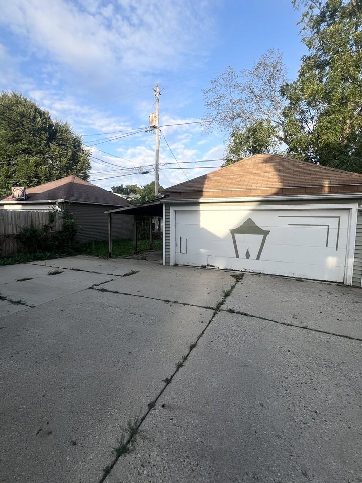 1212 N 45th St - Photo 6 of 14