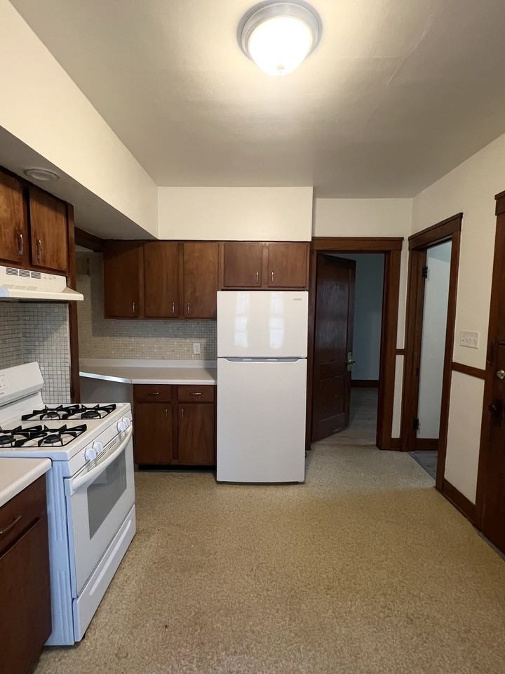 1212 N 45th St - Photo 6 of 14