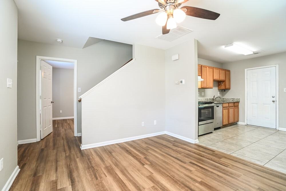 3002 Reid Ave - Photo 5 of 17