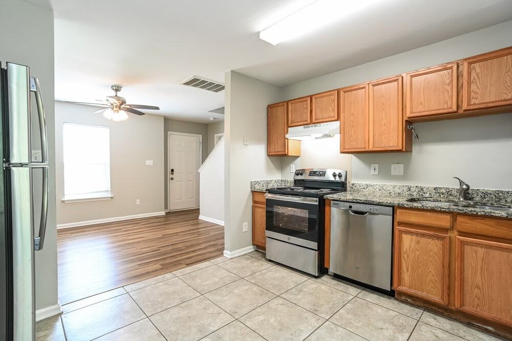 3002 Reid Ave - Photo 7 of 17