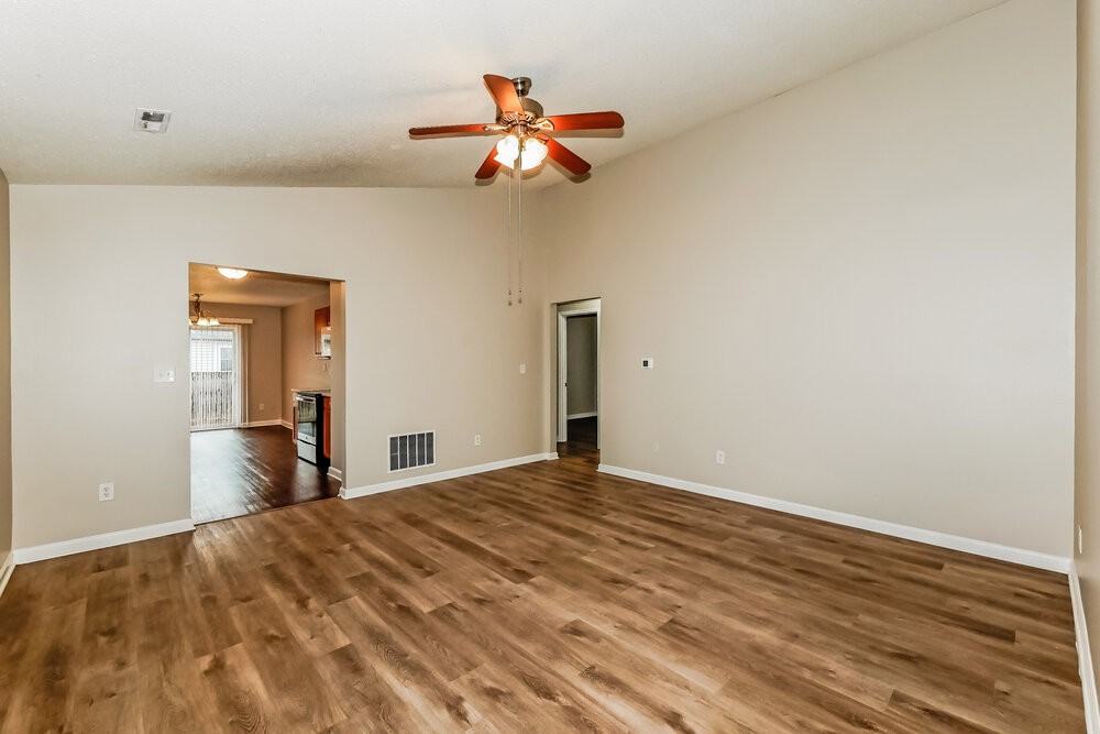 9723 Centennial Ct - Photo 6 of 16