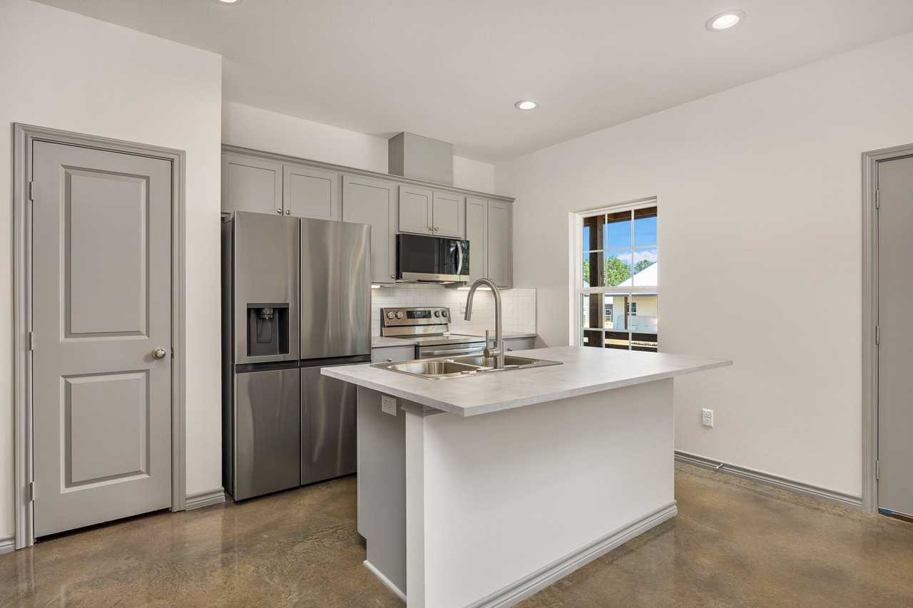 13554 Farm To Market Road #22 - Photo 4 of 10